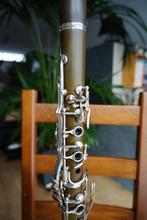 Belle clarinette entièrement retamponnée, Musique & Instruments, Instruments à vent | Clarinettes, Comme neuf, Synthétique, Avec valise