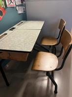 Vintage schoolbankje/lessenaar met 2 vaste stoelen, Huis en Inrichting, Bureaus, Ophalen, Gebruikt