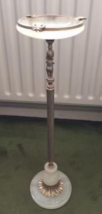 Cendrier sur pied, Enlèvement, Utilisé