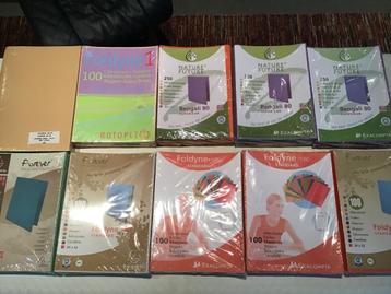10 nieuwe pakken met mappen aan 20 euro per pak beschikbaar voor biedingen