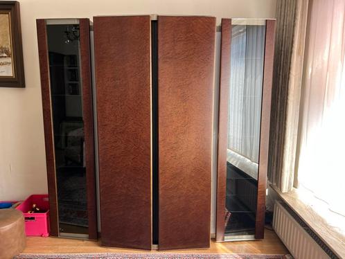 Vitrinekast in perfecte staat, Huis en Inrichting, Kasten | Vitrinekasten, Zo goed als nieuw, 150 tot 200 cm, 200 cm of meer, 50 tot 75 cm