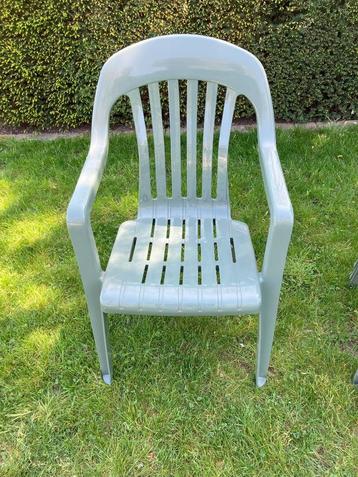 5 Tuinstoelen - groen  beschikbaar voor biedingen