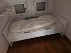 Bopita bed 90x200cm met 2 bijhorende nachtkastjes, Ophalen, Zo goed als nieuw, Matras