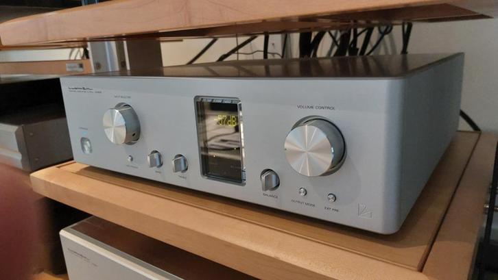 LUXMAN C900u voorversterker, Audio, Tv en Foto, Versterkers en Ontvangers, Zo goed als nieuw, Stereo, 120 watt of meer, Overige merken