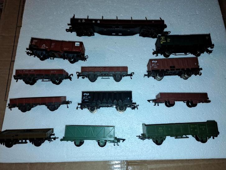 12 goederen wagons div merken gelijkstroom, Hobby en Vrije tijd, Modeltreinen | H0, Gelijkstroom, Ophalen of Verzenden