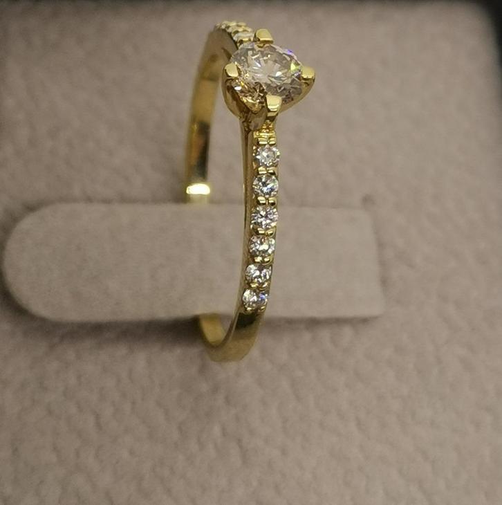 Prachtige 14-karaats gouden diamanten verlovingsring, Handtassen en Accessoires, Ringen, Nieuw, Dame, Kleiner dan 17, Goud, Goud