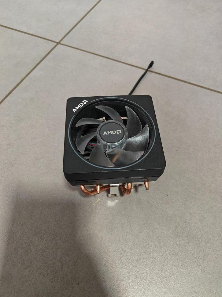 amd wraith prism, Computers en Software, Computerkoelers, Zo goed als nieuw, Luchtkoeling, Ophalen of Verzenden