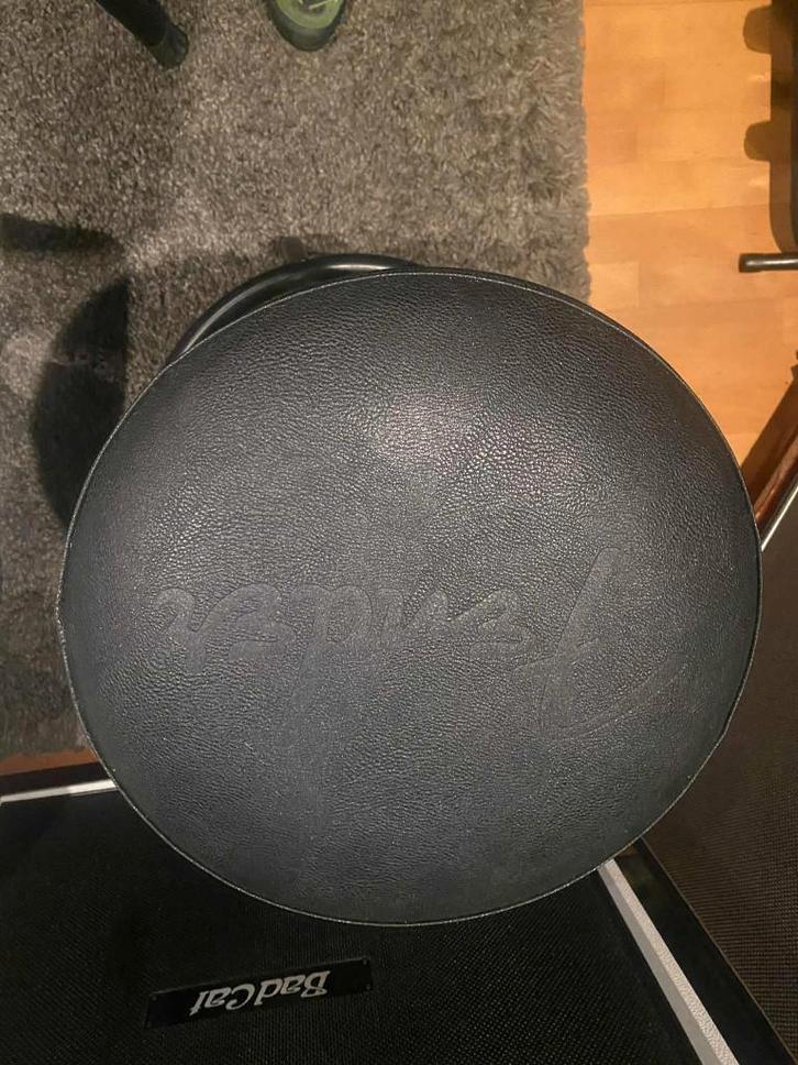 Fender Embossed Black Logo Barstool Black-Black 30", Musique & Instruments, Musiques & Instruments Autre, Comme neuf, Enlèvement