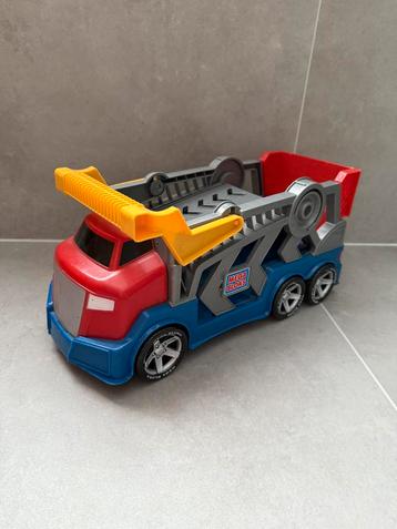 Grote vrachtwagen Mega Bloks beschikbaar voor biedingen