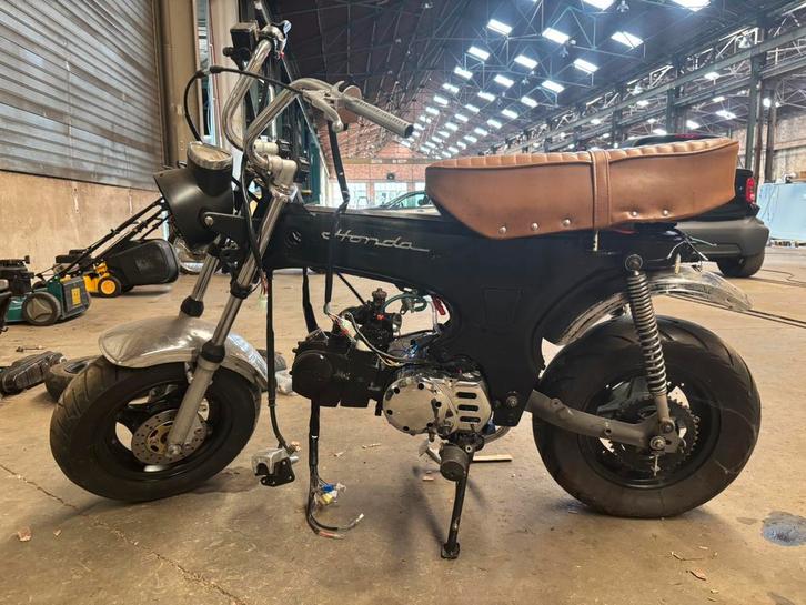 Brommer B-klasse met 125cc - project, Fietsen en Brommers, Minibikes, Midibikes en Pitbikes, Zo goed als nieuw, Ophalen