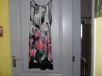 a vendre robe pour dame, Kleding | Dames, Jurken, Ophalen of Verzenden, Zo goed als nieuw, Overige kleuren, Knielengte