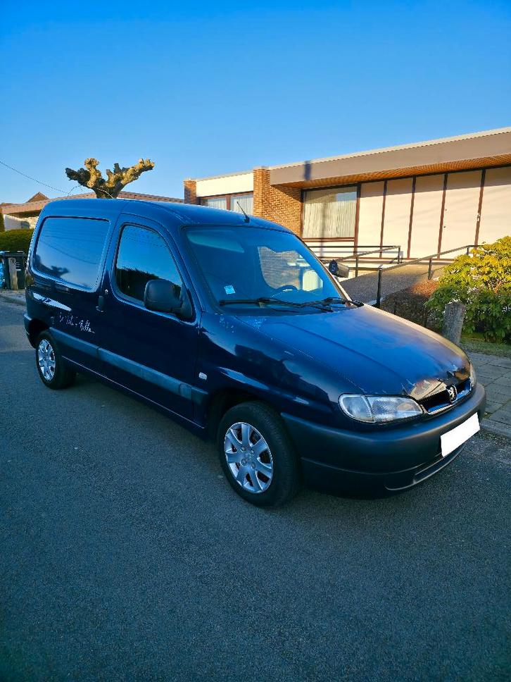 Peugeot Partner Utilitaire Roulante Bien Lire L'annonce !, Auto's, Bestelwagens en Lichte vracht, Particulier, Peugeot, Diesel