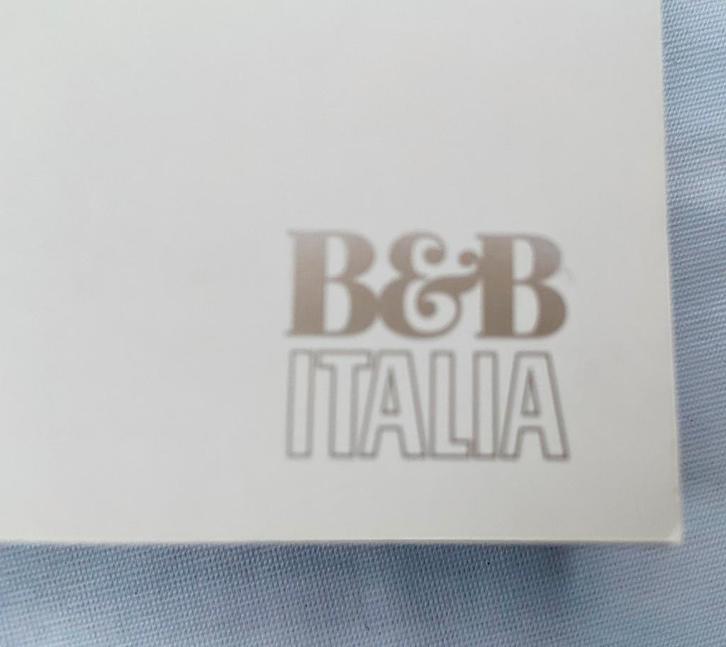 B&B ITALIA iconisch design meubilair - dik boek, Huis en Inrichting, Kasten | Wandmeubels, Ophalen of Verzenden
