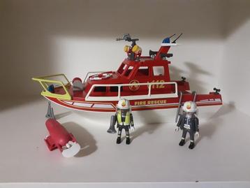 Bateau de pompier PlayMobil avec moteur