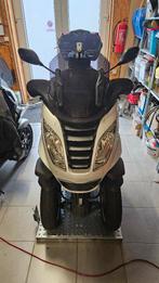 Zeer mooie Peugeot Metropolis 400 aan SPOTPRIJS, Motoren, Quads en Trikes