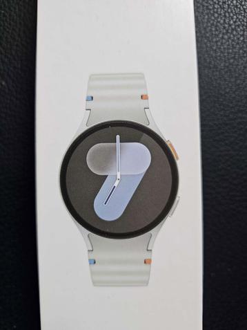 Samsung Galaxy Watch 7 Zilver 44mm (SM-L310NZSAEUB) beschikbaar voor biedingen