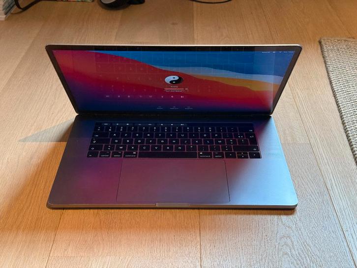 Macbook Pro 2016 15", Computers en Software, Apple Macbooks, Gebruikt, MacBook Pro, 15 inch, 2 tot 3 Ghz, 1 TB of meer, 16 GB