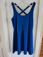 H&M Marineblauw Zomerjurk
Maat is Medium, Ophalen of Verzenden, Zo goed als nieuw, Maat 42/44 (L)
