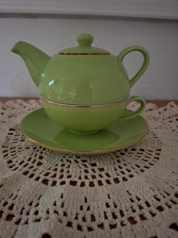 vintage Porzeleinen set Theekan en Tas  beschikbaar voor biedingen