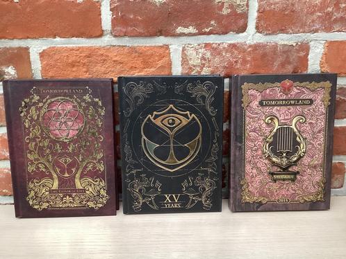 TOMORROWLAND 2015-2016-2019 " MADE WITH LOVE 💕, Cd's en Dvd's, Cd's | Dance en House, Zo goed als nieuw, Techno of Trance, Ophalen of Verzenden