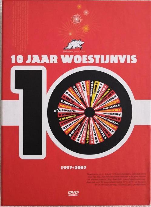 10 jaar Woestijnvis 1997-2007 (3 DVD box), Cd's en Dvd's, Dvd's | Cabaret en Sketches, Zo goed als nieuw, Tv-programma of Sketches
