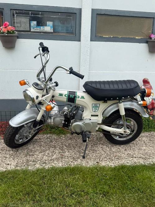 Honda st70 dax, Fietsen en Brommers, Brommers | Honda, Zo goed als nieuw, Overige modellen, Ophalen