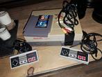 Nintendo nes avec 2 manettes câble télévision 1 jeu mrario, Consoles de jeu & Jeux vidéo, Consoles de jeu | Nintendo NES, Enlèvement
