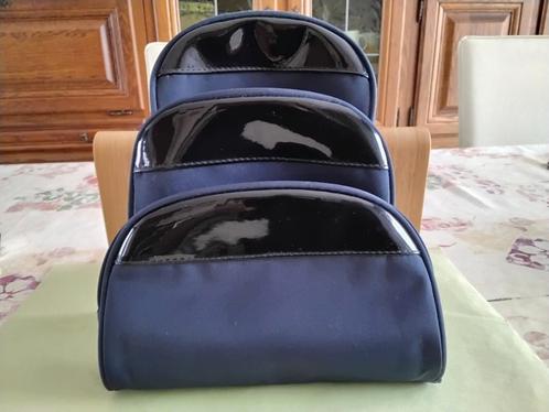 3 Bij - en In elkaar passende toiletzakken / Make-up tasjes, Handtassen en Accessoires, Toilettassen, Zo goed als nieuw, Blauw