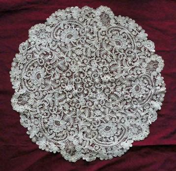 Kantwerk Brussels, Point de Rose, 60 cm (Antiek) beschikbaar voor biedingen