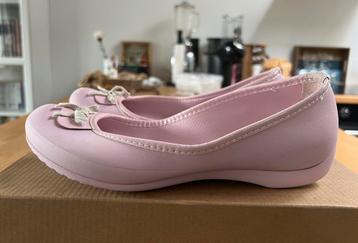 Ballerines roses Crocs p.9 (39/40) beschikbaar voor biedingen