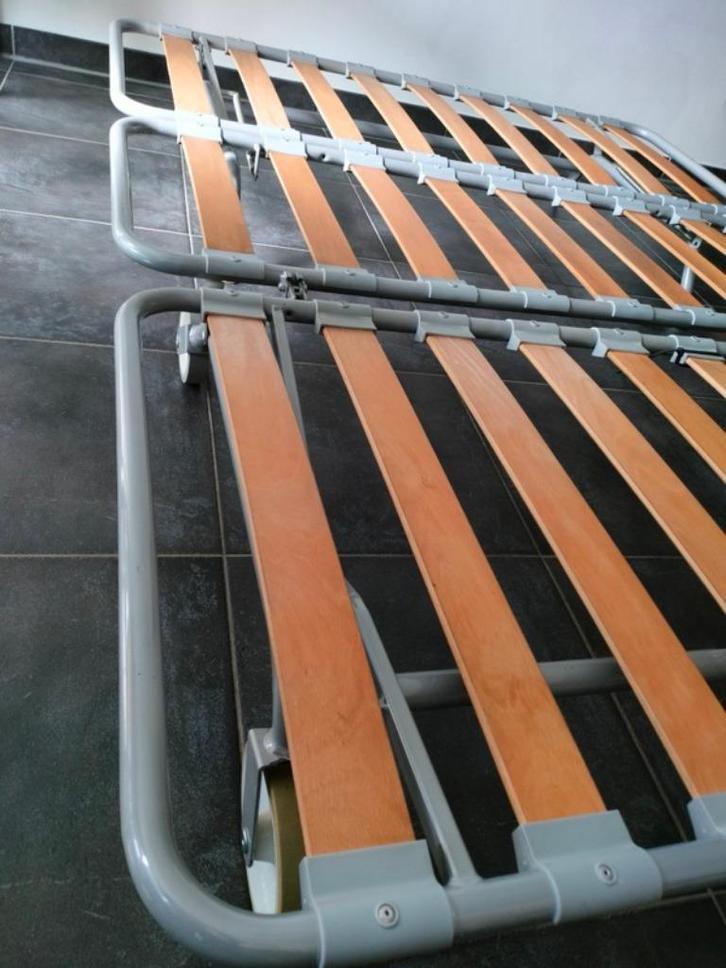 bedframe van metaal en hout 160x200cm, Huis en Inrichting, Slaapkamer | Bedden, Gebruikt, Tweepersoons, 160 cm, 200 cm, Hout, Ophalen