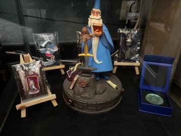 Lot objet Disney merlin l enchanteur Disneyland Paris  beschikbaar voor biedingen