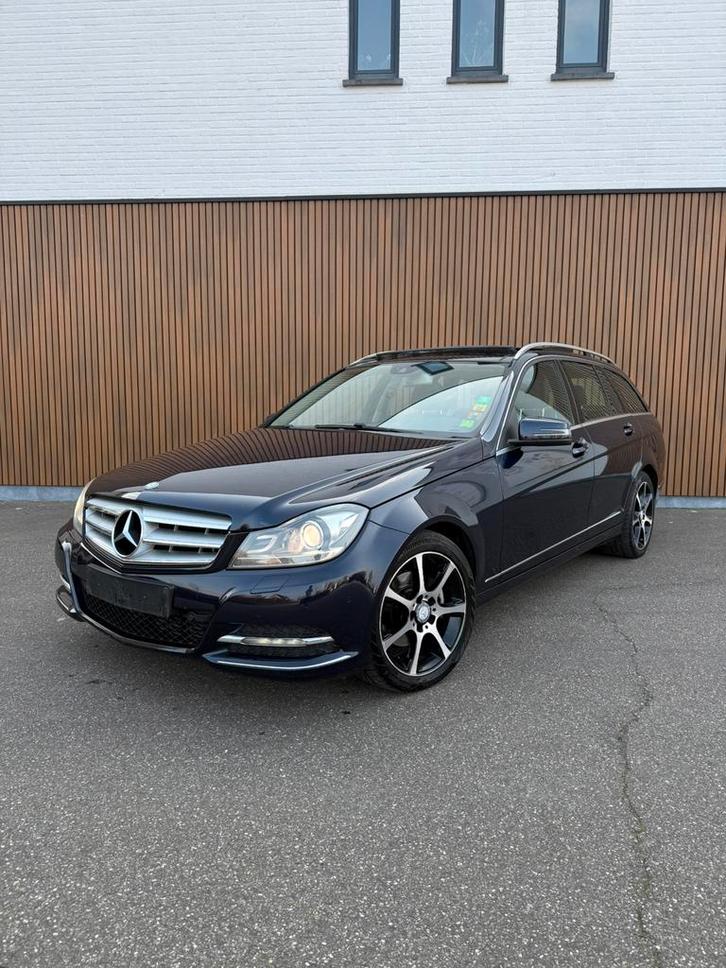 MERCEDES-BENZ C220 BlueEFFICIENCY BREAK - FULL OPTION, Auto's, Mercedes-Benz, Bedrijf, Achteruitrijcamera, Adaptieve lichten, Adaptive Cruise Control