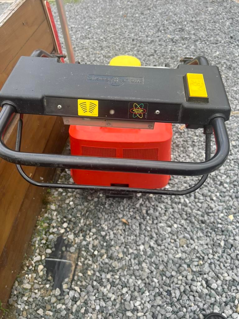 Elektrische grasmaaier 100€, Tuin en Terras, Grasmaaiers, Ophalen, Zo goed als nieuw, Elektrische grasmaaier