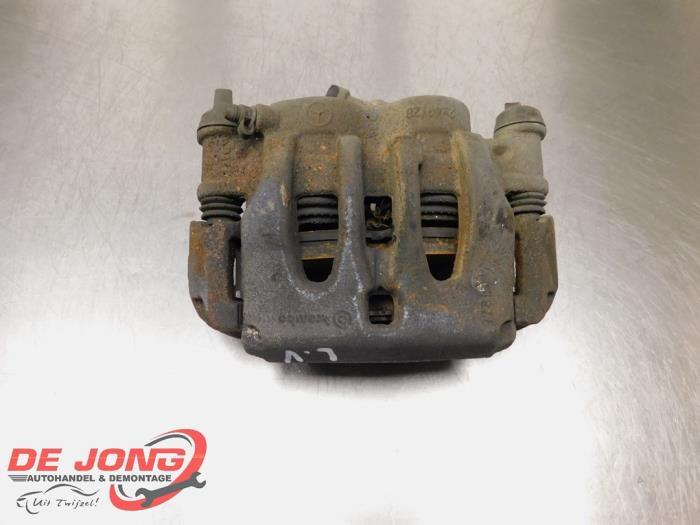 Etrier de frein (pince) avant gauche d'un Mercedes Vito, 3 mois de garantie, Utilisé, -, -