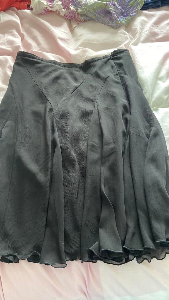 jupe cloche 38 ( ne chiffonne pas)de la marque Esprit, Vêtements | Femmes, Enlèvement ou Envoi, Comme neuf, Taille 38/40 (M), Noir