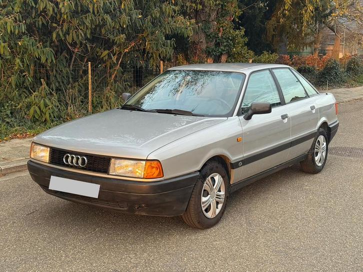 Audi 80 1.8 benzine automaat oldtimer, Autos, Oldtimers & Ancêtres, Entreprise, Audi, Essence, Automatique, Enlèvement