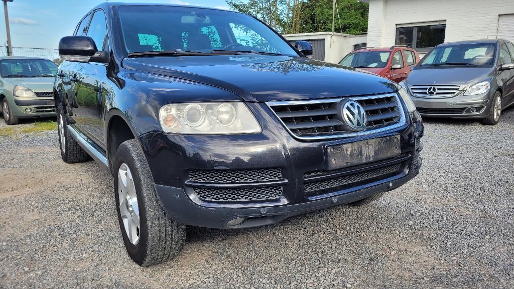 VW touareg 2.5tdi 4X4 AIRCO PDC LEDER GPS 2005, Auto's, Volkswagen, 2500 cc, Zwart, Bedrijf, Touareg
