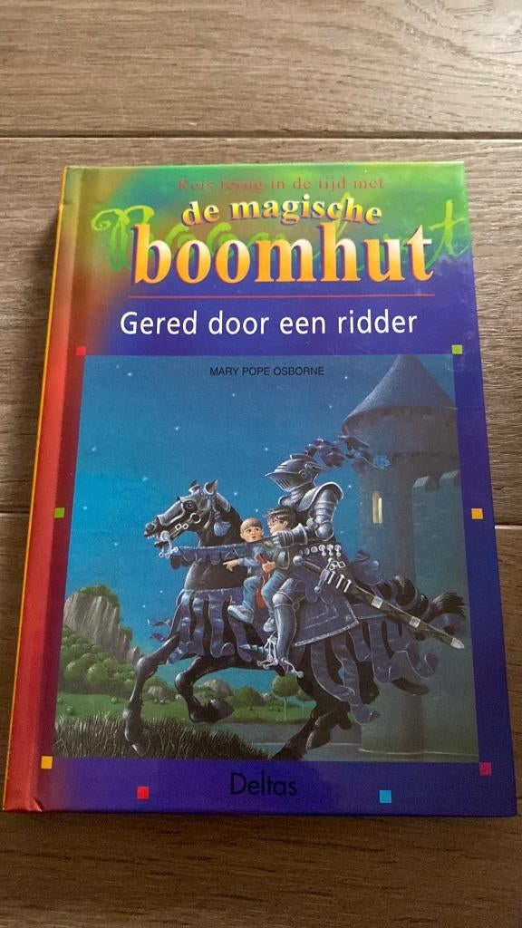 Boek de magische boomhut gered door een ridder, Ophalen of Verzenden