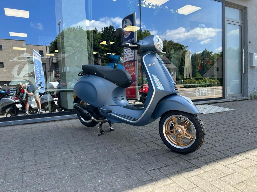 Vespa Primavera 125cc Officana 8, Scooter, Entreprise, Permis Moto A1 minimum, Éclairage LED