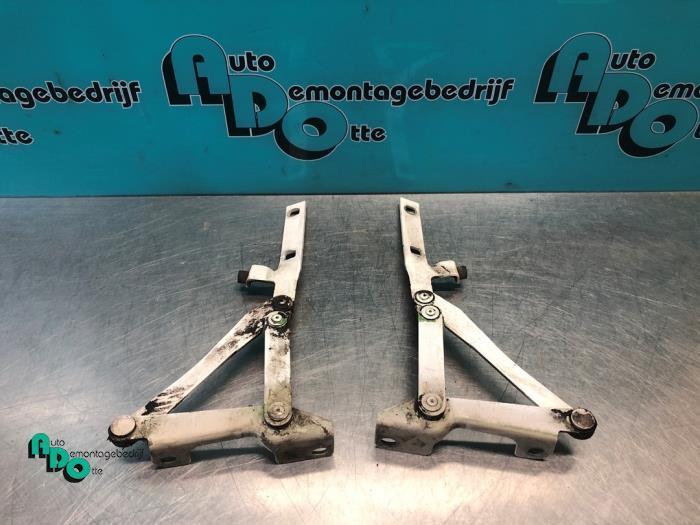 Motorkap Scharnier van een Fiat Ducato (Ducato 94-), Auto-onderdelen, Overige Auto-onderdelen, Fiat, Gebruikt, 3 maanden garantie