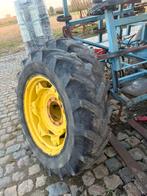 Set 13.6R28 op velg, Ophalen