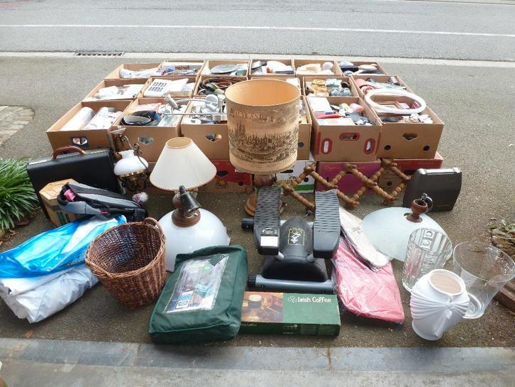 gros lot pour brocante 18 caisses +++, Divers, Lots de brocante, Utilisé, Enlèvement