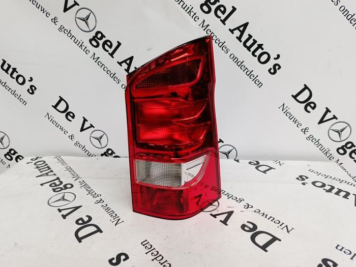 Achterlicht rechts van een Mercedes Vito, Gebruikt, -, Ophalen of Verzenden, -