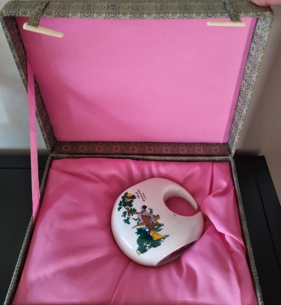 Vase chinois Qing du début de la dynastie Qianlong, Envoi