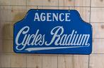 Pracht emaille reclamebord van Radium fietsen uit 1936., Enlèvement ou Envoi, Utilisé, Panneau publicitaire