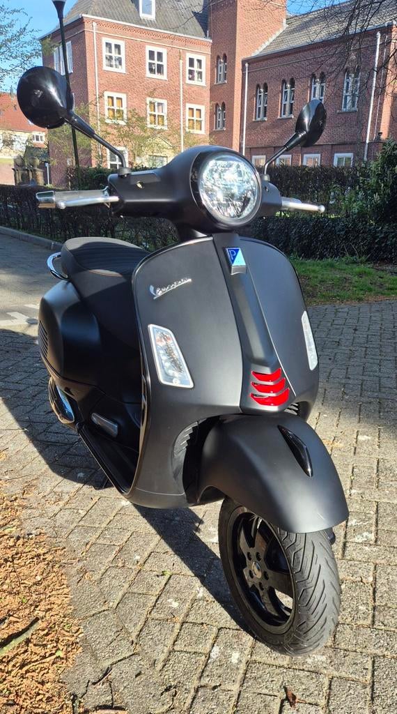 Vespa Gts300ie Hpe, Motoren, 300 cc, Gebruikt, Particulier, Automaat