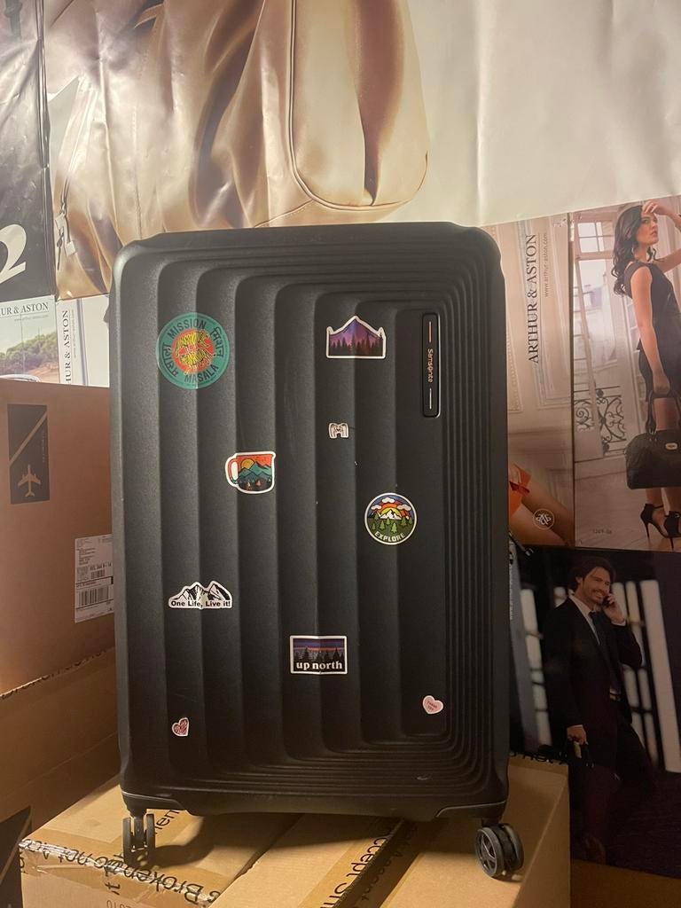 Zwarte koffer van Samsonite, Handtassen en Accessoires, Koffers, Wieltjes, Gebruikt, Hard kunststof, Ophalen of Verzenden