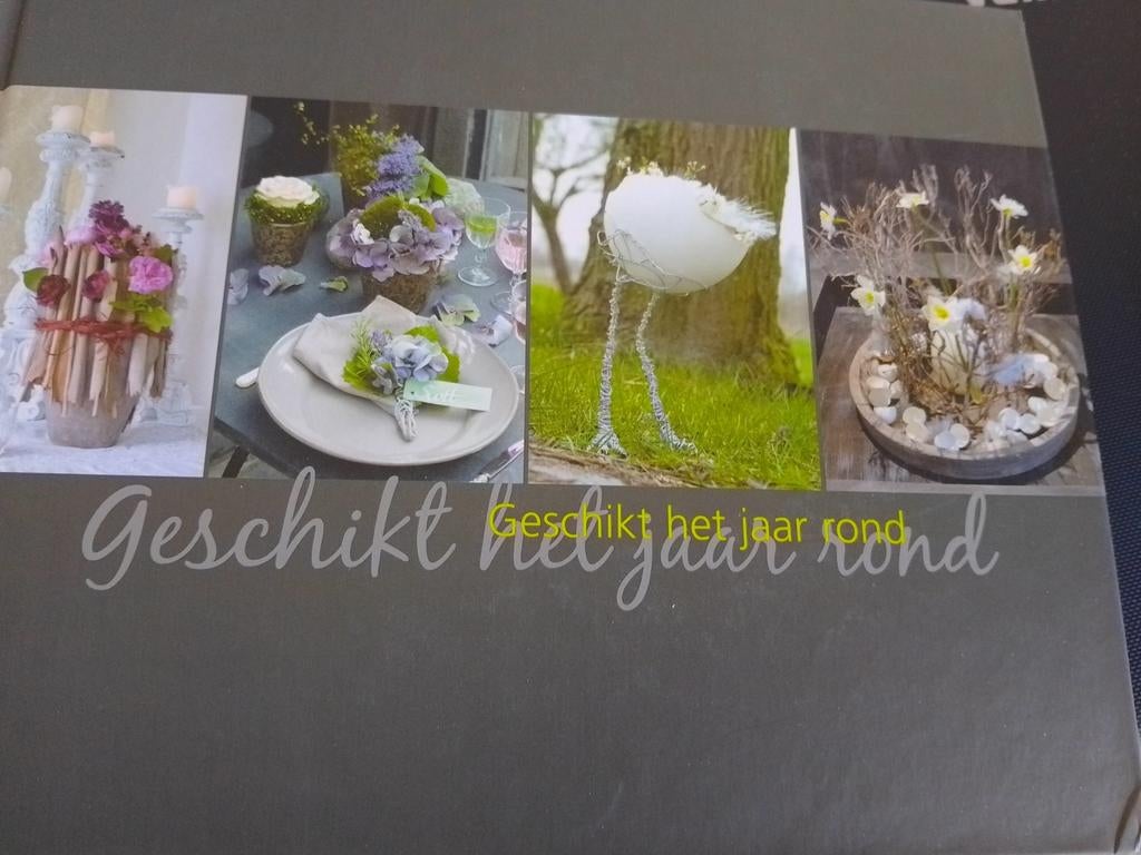 Bloemschikken Geschikt het jaar rond., Ophalen of Verzenden, Zo goed als nieuw, Bloemschikken, Groendecoratie