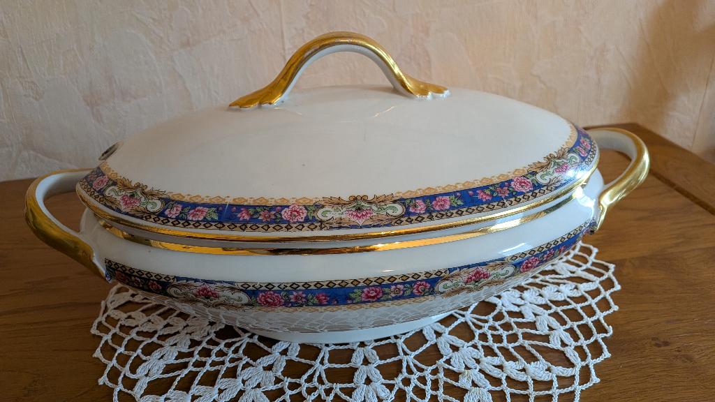 Soupière en porcelaine G S France – décor floral, Ophalen